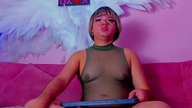 Tiffany deluxe online show from December 5, 2025, 1:09 pm