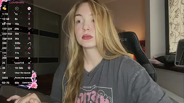 EvaCarter1 online show from October 21, 2025, 8:04 am