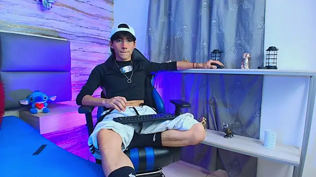 Lovers 21 online show from October 8, 2025, 4:32 am