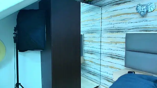 Lovers 21 online show from November 8, 2025, 2:45 am