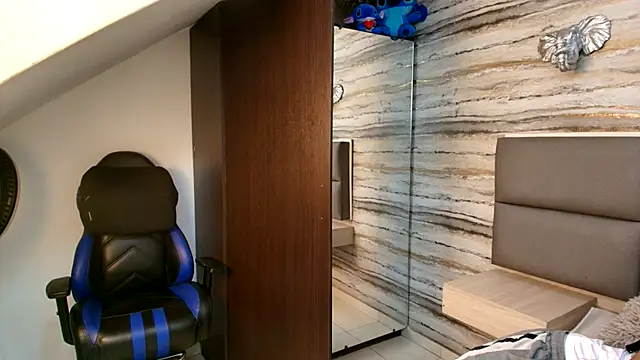 Lovers 21 online show from December 1, 2025, 9:31 pm