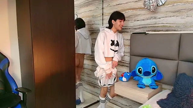 Lovers 21 online show from December 5, 2025, 3:26 am