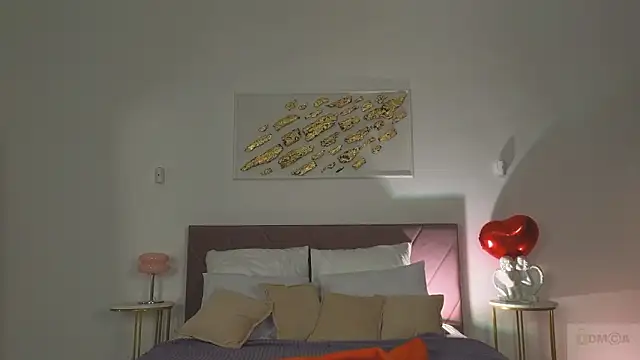 Nicole Broown  online show from February 22, 2026, 9:13 pm