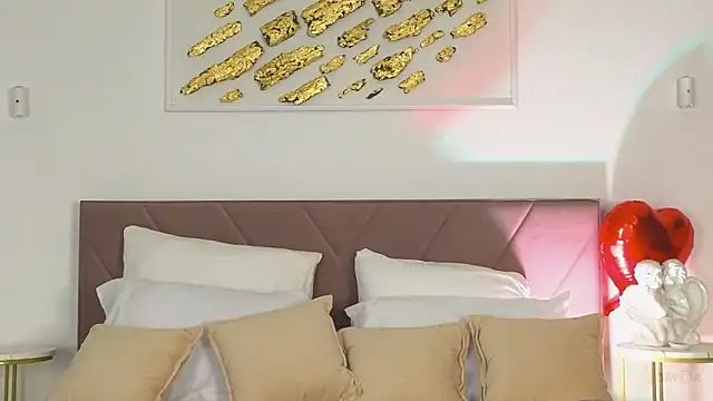 Nicole Broown  online show from March 8, 2026, 9:07 pm