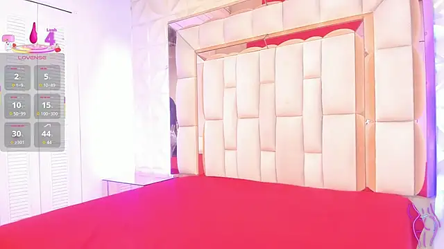 Snapshot of Sarah_Adamss chatting on November 17, 2025, 12:22 pm Sarah Adamss online show from November 17, 2025, 12:22 pm