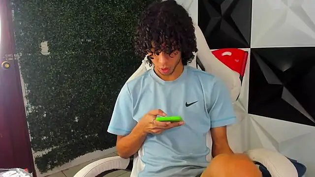 Snapshot of xion_ez chatting on February 4, 2026, 8:03 pm xion ez online show from February 4, 2026, 8:03 pm