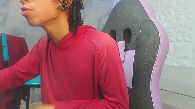 Snapshot of xion_ez chatting on February 9, 2026, 8:35 pm xion ez online show from February 9, 2026, 8:35 pm