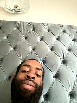 vaultclub online show from October 10, 2025, 12:04 pm