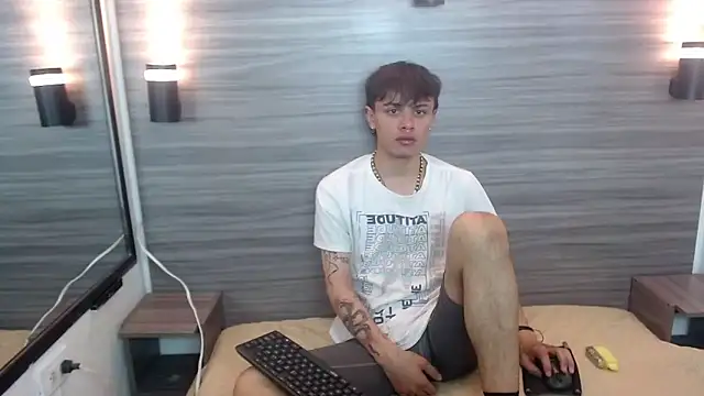 Jerom xx online show from October 7, 2025, 7:33 pm