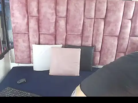 Jerom xx online show from October 16, 2025, 8:32 pm