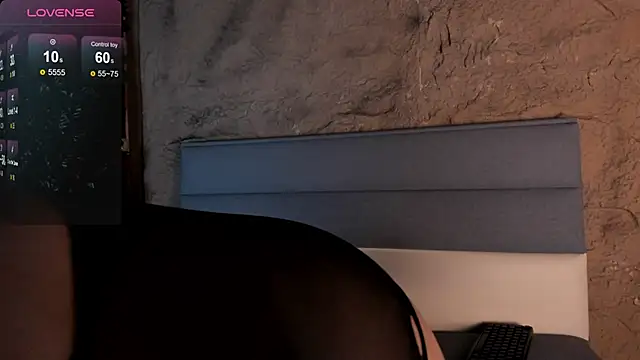 skarlet miller  online show from October 4, 2025, 11:30 am