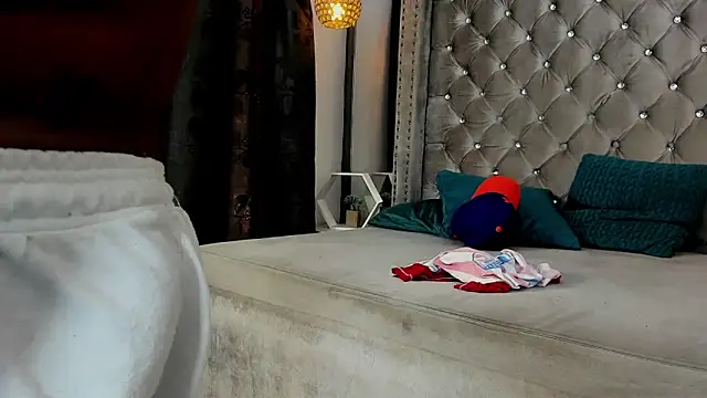 Kevinfox23cms online show from October 13, 2025, 6:41 pm