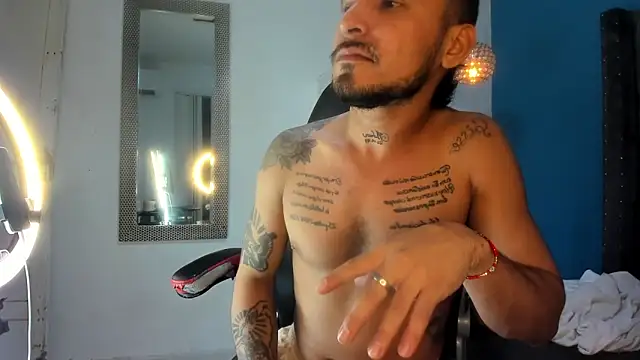 Kevinfox23cms online show from October 21, 2025, 5:19 am