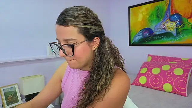 katiaa lovv online show from April 16, 2026, 9:10 am