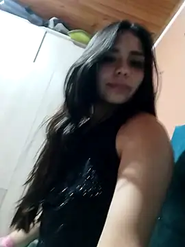 Snapshot of BellaBliss123 chatting on October 29, 2025, 2:47 am BellaBliss123 online show from October 29, 2025, 2:47 am