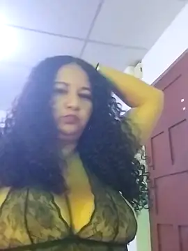 Snapshot of MEYBELLATINA chatting on May 8, 2026, 10:37 pm MEYBELLATINA online show from May 8, 2026, 10:37 pm