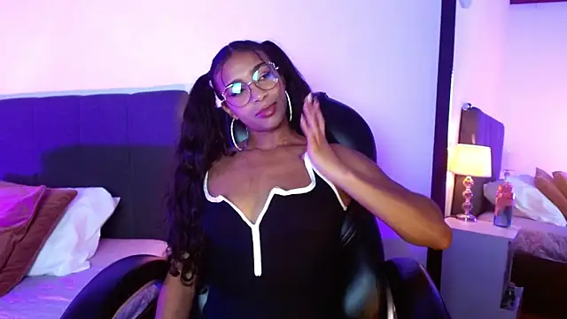 Snapshot of SashaBowei chatting on November 4, 2025, 1:38 am SashaBowei online show from November 4, 2025, 1:38 am