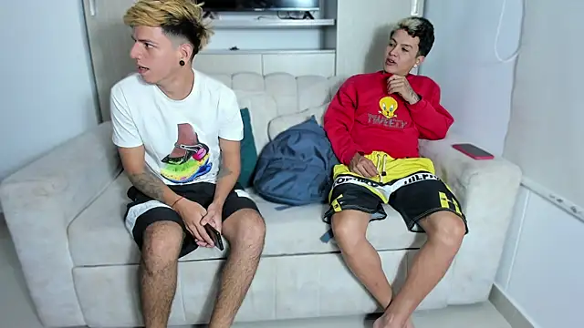 skygirls  online show from October 16, 2025, 5:41 am