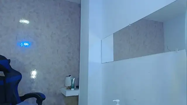 Aaron Foxxx online show from October 8, 2025, 1:09 pm