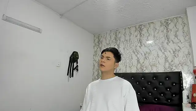 Aaron Foxxx online show from November 7, 2025, 1:22 pm