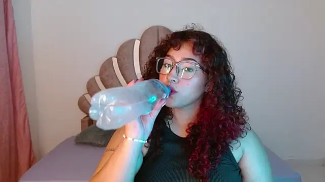 BlueeVelvet online show from September 29, 2025, 2:16 am