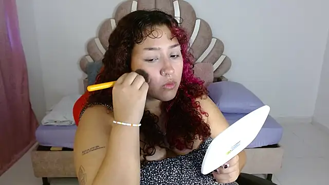 BlueeVelvet online show from October 4, 2025, 5:55 pm