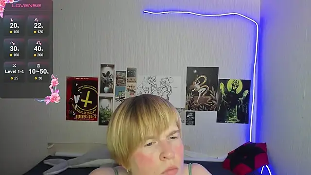 Cattie w  online show from December 17, 2025, 1:11 am