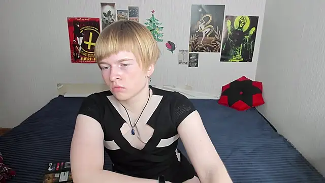 Cattie w  online show from April 8, 2026, 1:16 am