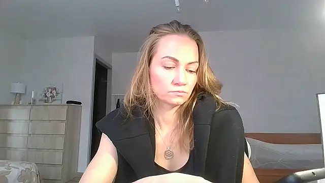 Thavione online show from February 11, 2026, 8:52 am