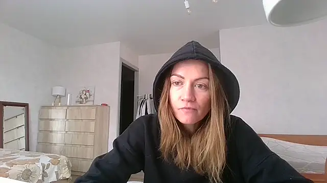 Thavione online show from March 3, 2026, 12:00 pm