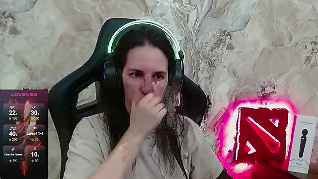 Irwi Tomboy online show from April 18, 2026, 7:58 pm