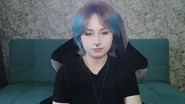 LeisaHopperstad online show from April 14, 2026, 2:12 pm