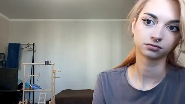 JillianBozak online show from September 25, 2025, 8:40 am