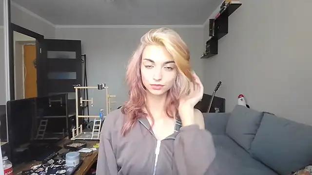 JillianBozak online show from September 29, 2025, 10:09 am