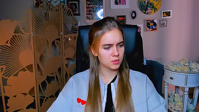 Snapshot of JuneWoods chatting on October 16, 2025, 6:36 am JuneWoods online show from October 16, 2025, 6:36 am