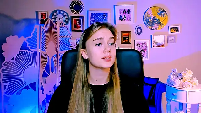 Snapshot of JuneWoods chatting on November 14, 2025, 12:37 pm JuneWoods online show from November 14, 2025, 12:37 pm