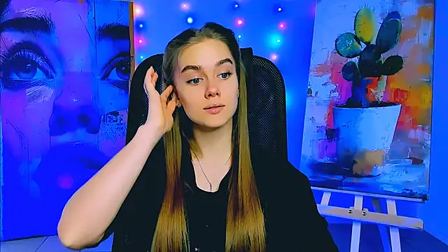 JuneWoods online show from March 10, 2026, 7:13 am