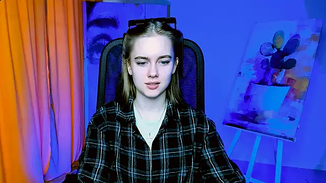 JuneWoods online show from March 25, 2026, 7:25 am