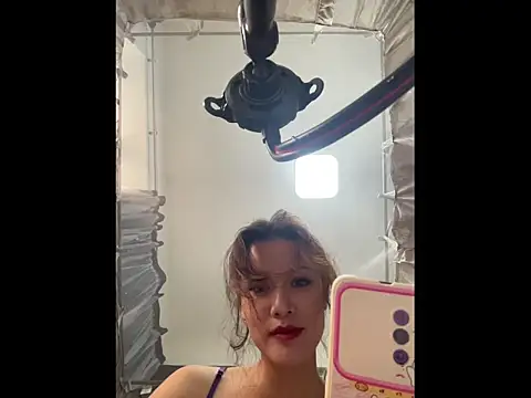 Snapshot of sharony_x chatting on November 15, 2025, 9:06 am sharony x online show from November 15, 2025, 9:06 am