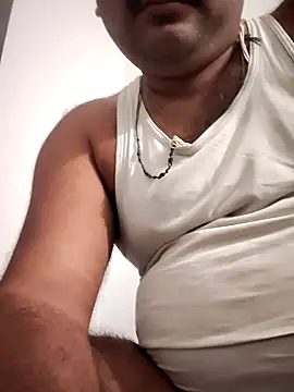 Snapshot of desiyouth94 chatting on October 17, 2025, 4:53 pm desiyouth94 online show from October 17, 2025, 4:53 pm