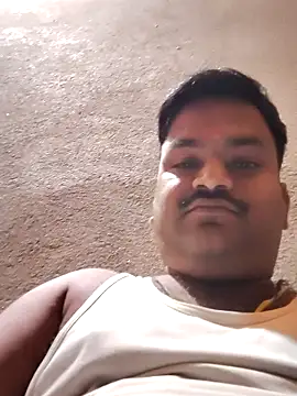 Snapshot of desiyouth94 chatting on October 25, 2025, 2:35 pm desiyouth94 online show from October 25, 2025, 2:35 pm