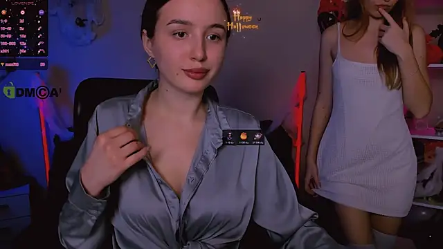 Snapshot of leslie_bird chatting on October 28, 2025, 1:25 pm leslie bird online show from October 28, 2025, 1:25 pm