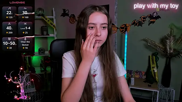 rebecca smile online show from October 29, 2025, 1:24 pm