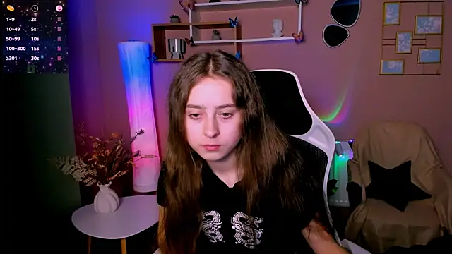 rebecca smile online show from November 7, 2025, 1:22 pm