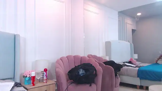 ChantalGarner online show from November 21, 2025, 12:59 pm