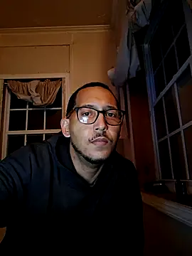 ThrowedWorldWide online show from November 24, 2025, 11:37 pm