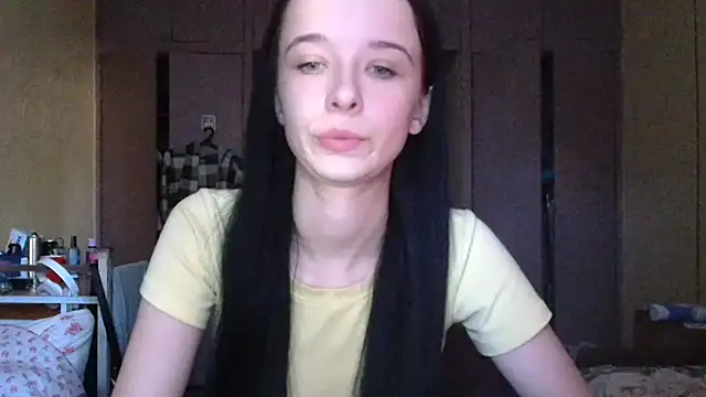 Snapshot of Emilia_Light chatting on October 4, 2025, 5:49 am Emilia Light online show from October 4, 2025, 5:49 am