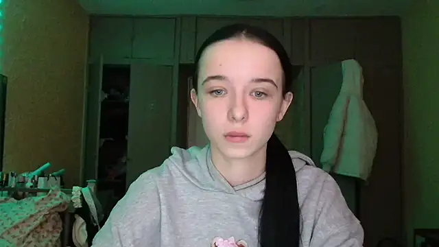 Emilia Light online show from February 25, 2026, 6:34 am