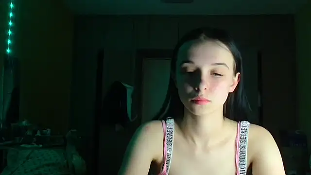 Emilia Light online show from April 4, 2026, 6:38 pm