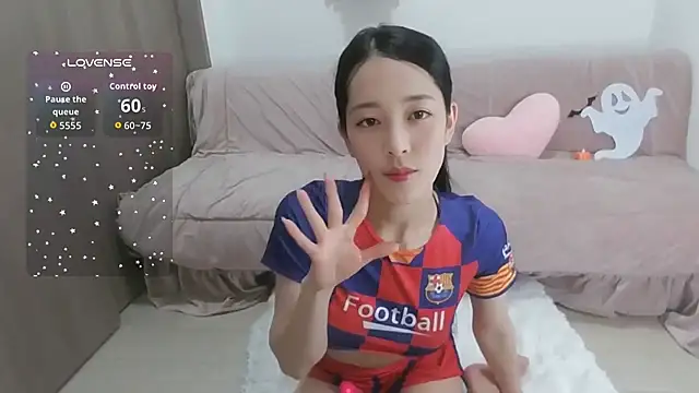 Snapshot of mireimimi_ chatting on October 30, 2025, 12:17 pm mireimimi online show from October 30, 2025, 12:17 pm